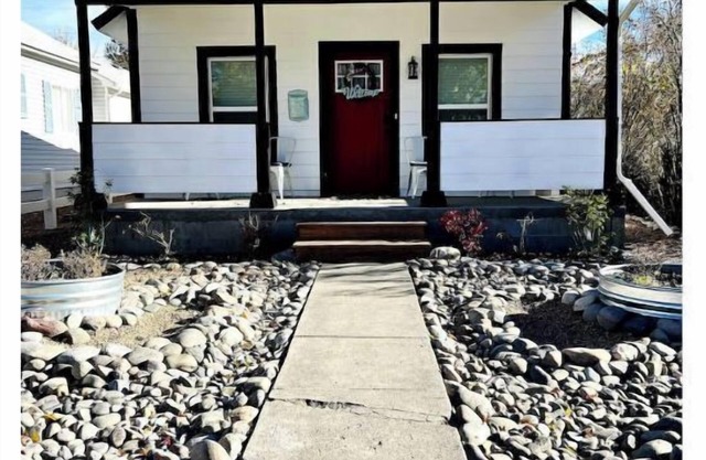 Quaint 1-bedroom home in downtown Montrose 016292