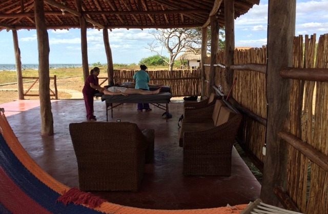 Quaint and cozy, studio beachfront cabana