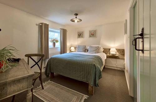 Quaint Flint Stoned Cottage in the Heart of Cley