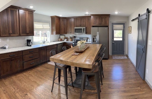 Quaint,newly remodeled country cabin in the heart of Bourbon Country.