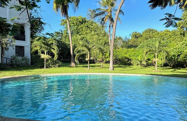 Quaint & Serene Hideaway: 2-br ground-floor apt in Malindi Near Golf & Beach