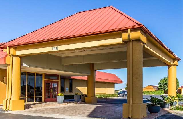Quality Inn Ada Near University