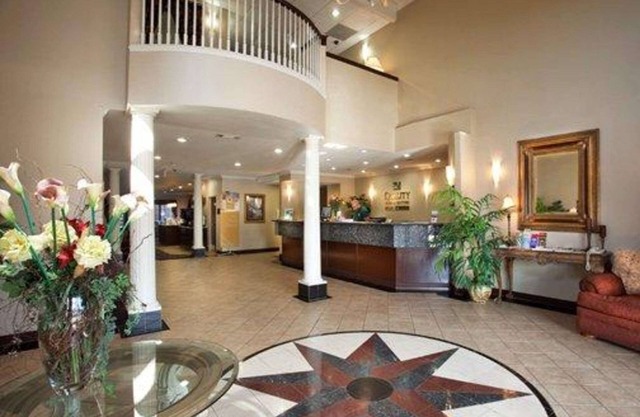 Quality Inn & Suites, Near University