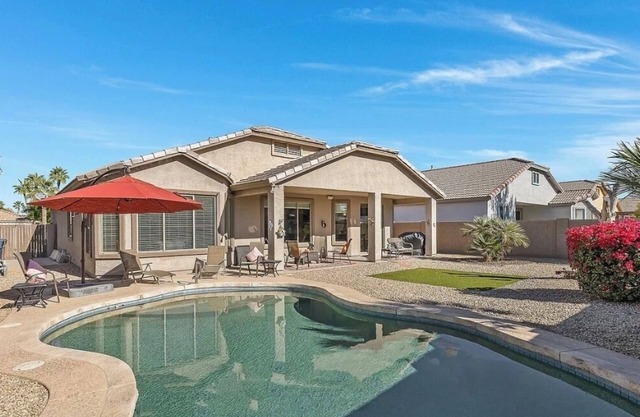 Queen Creek Oasis: Private Pool & Family Fun, Near Major Shopping Centers!