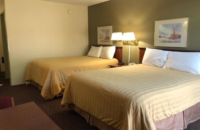 Queen Room With Two Queen Beds Non-Smoking