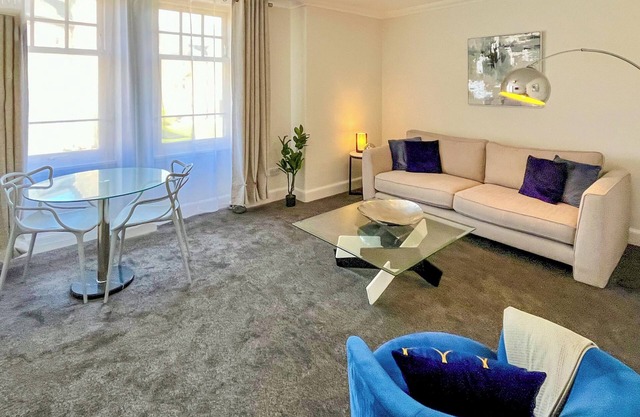 Queen Street Apartments 3