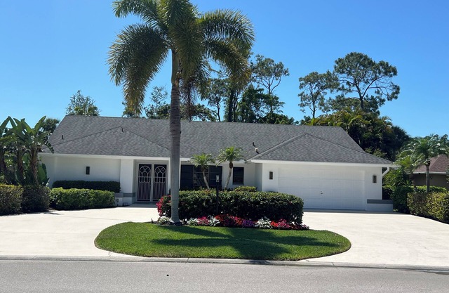 QUEENS PARK! Private Pool home in Beautiful Naples!