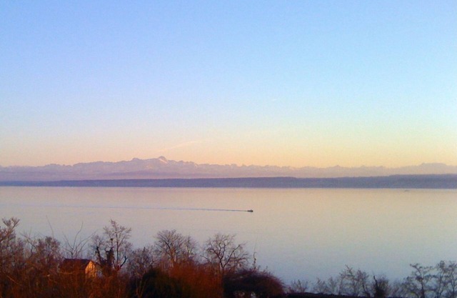 Quiet and ideally located vacation home with south-facing balcony and fantastic views