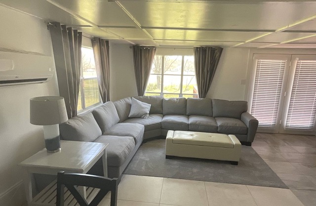 Quiet Bungalow and Pet Friendly with a view of the lake