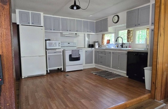 Quiet Cabin on the Thunder Bay River
