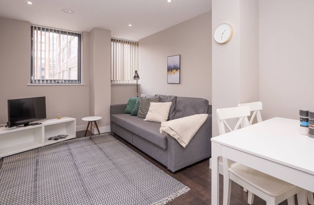 Quiet & comfortable city centre flat