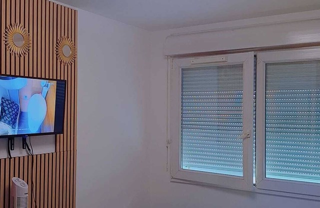 Quiet, comfortable studio 1 minute from the tramway