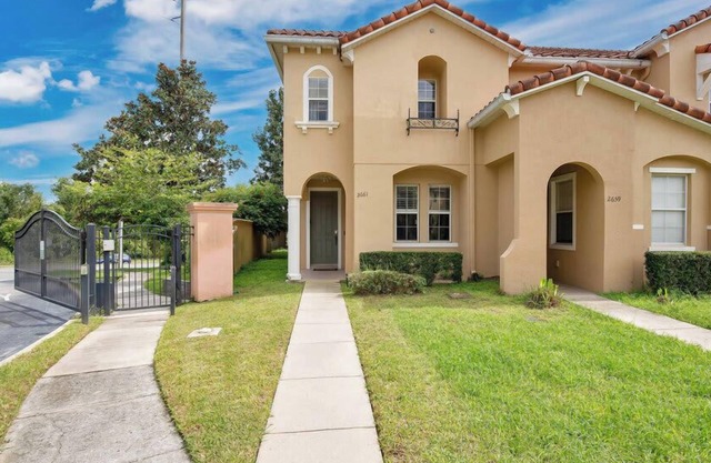 Quiet Corner Gem in Gated Crestwynd Bay