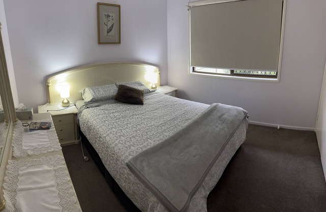 Quiet cozy room by the beach R1