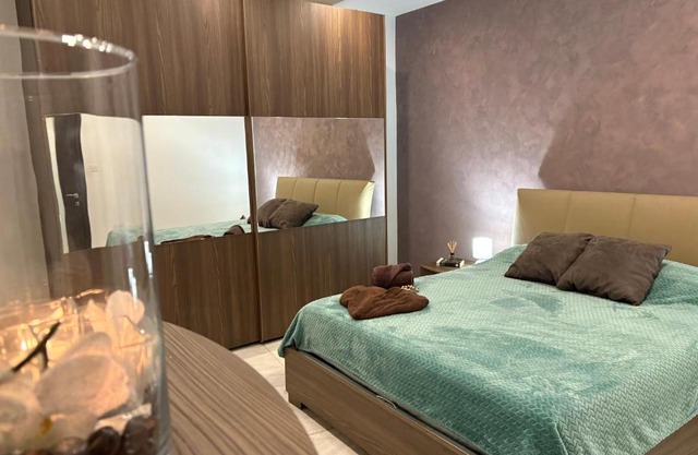 Quiet Ensuite Room - Near Marsaskala & Airport