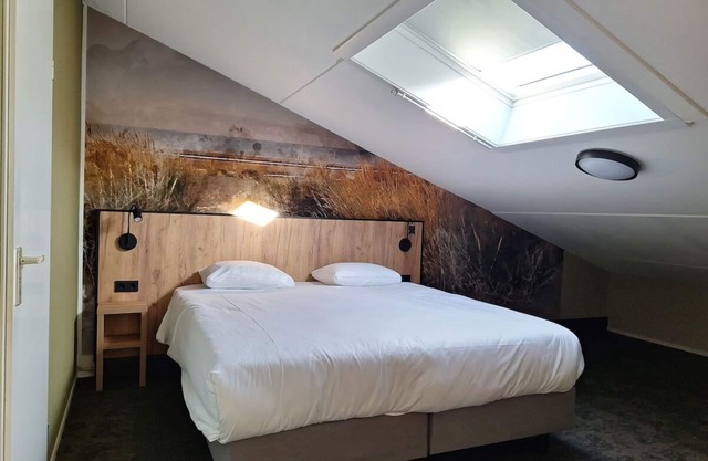 Quiet Garden Retreat with Sauna, Indoor Pool & Close to North Sea Beaches