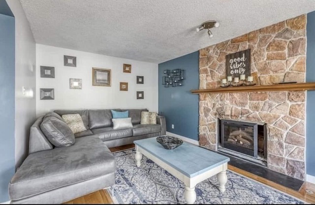 Quiet getaway in elegant 5 bedroom home