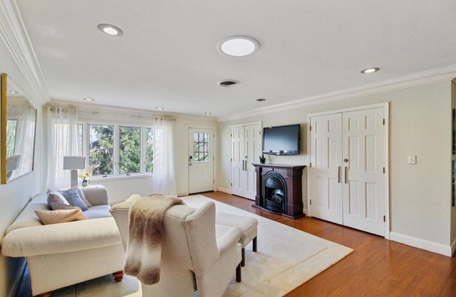 Quiet Getaway in Gated Community! Private Deck and BBQ - 18 Mi to Downtown Baltimore condo