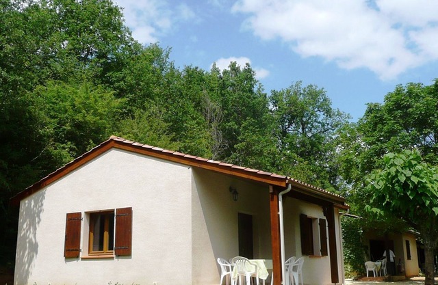 Quiet house in a superb Holiday Resort **** in preserved nature in Dordogne-Lot