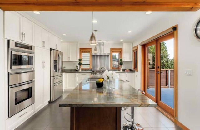 Quiet Modern Dundadrave Oasis