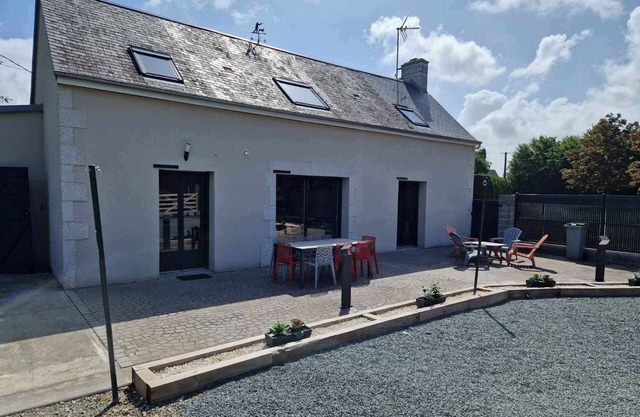 Quiet seaside house for 8 people.
