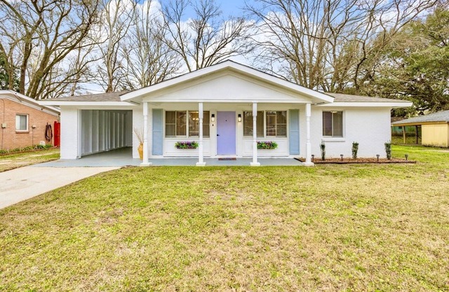 Quiet Stay Near Airport. 5 min drive to SU. 10-15 min drive to LSU & Dwntown BR.