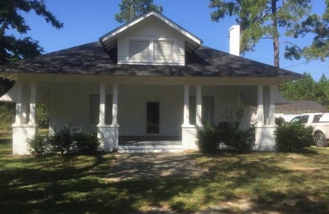 Quiet Wilcox County Retreat-Long Leaf Pine Lodge