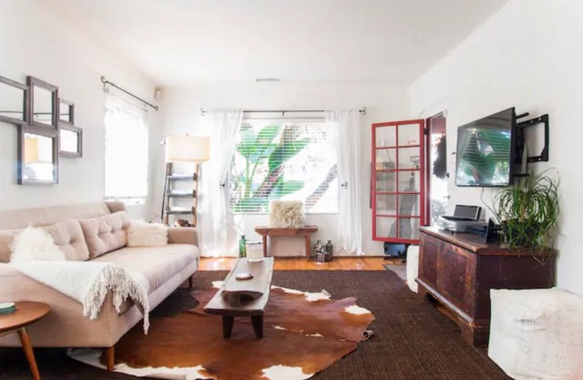 Quintessential Santa Barbara Architecture Close to Beach, Downtown & Funk Zone