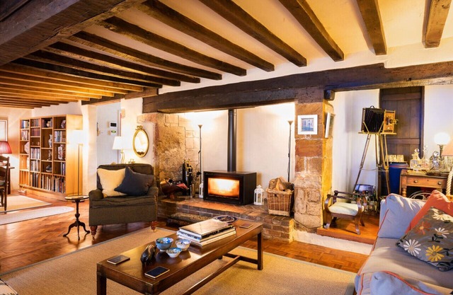 Raleighs - Three Bedroom House, Sleeps 6