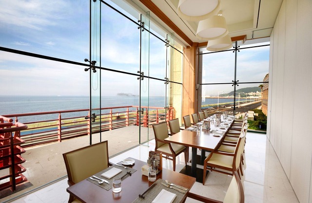 Ramada Plaza Jeju Ocean Front