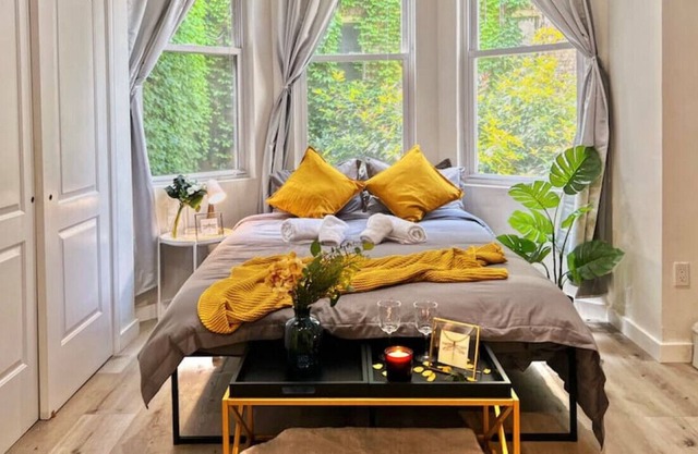 Ramblei near Schuylkill River Park | Studio - 1R