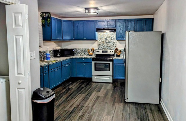 Rare 3/2 Cozy Bedroom Near most Colleges & Downtown B.R