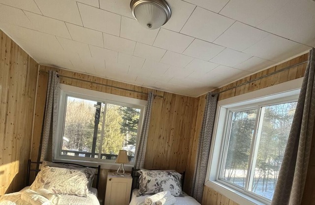 Rawdon Chalet Steps To Ski Mont Calm & Water falls