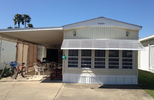 Ready For Your Visit ! Enjoy The Sunshine , Pool And So Much More !