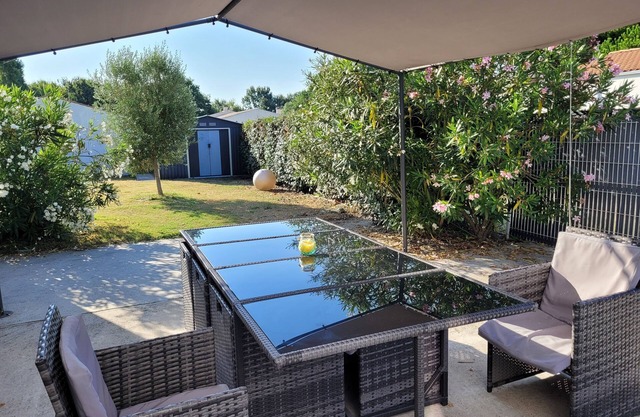 Recent 140m² single-storey villa, bright, spacious, comfortable, fenced.