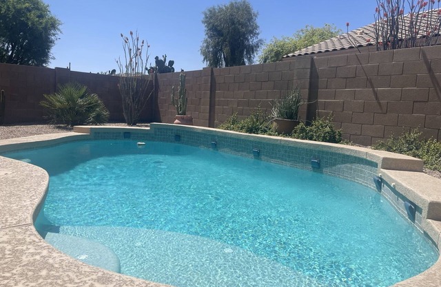 Recent Reno fall 2024~ Big Bungalow with heated Pool! Steps to San Tan Highlands