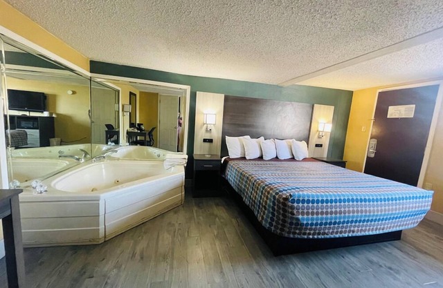 Red Carpet Inn Orchard Park - Buffalo, NY