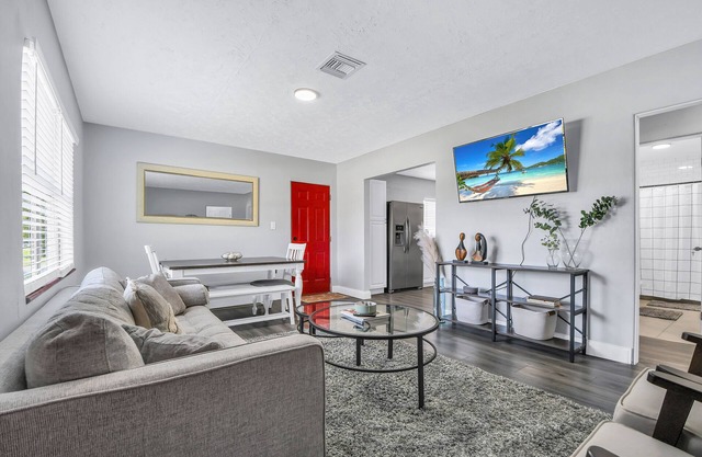 Red door cottage of Mount Dora