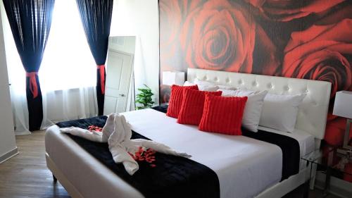 Red Rose Serenity 1BD Lux King - Southeast Jax