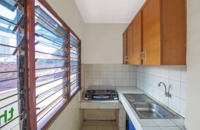 RedDoorz Plus near Ciputra World Kuningan 2