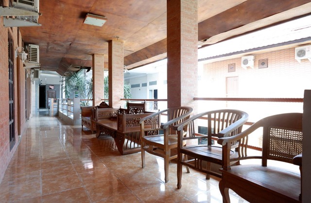 RedDoorz Plus near Haluoleo University