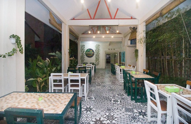 RedDoorz Plus Syariah near Alun Alun Sampang