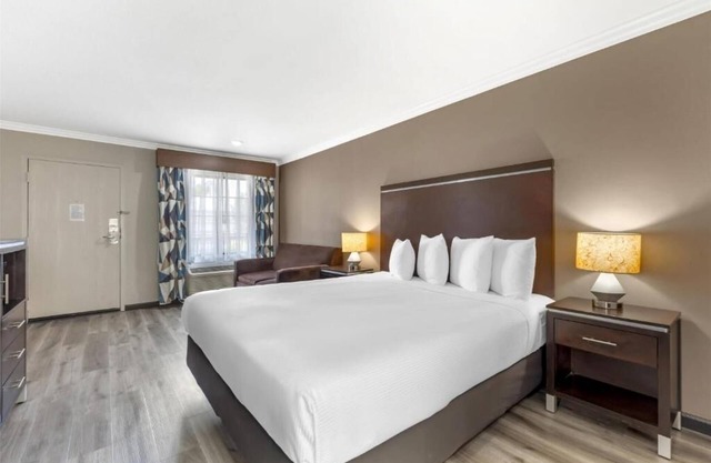 Redondo Beach Stay | 1 Unit | Near Galleria Mall & Beach