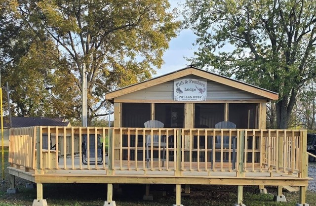 REELFOOT LAKE☆ Charming 2 BR Mobile home & adj. 1 BR cabin w/an awesome view!