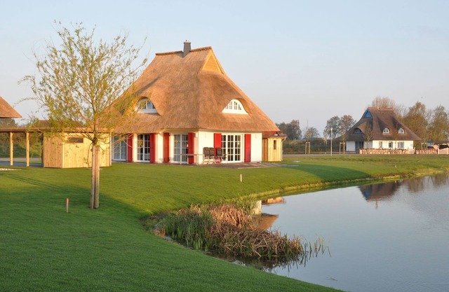 Reetdachhaus am Bodden mit Sauna