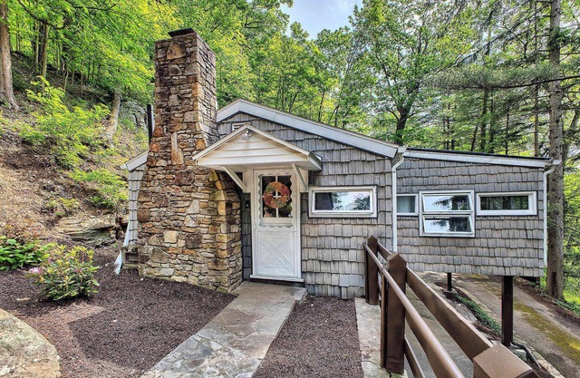 Relax and Unwind - Bird Creek Cottage at Cliffwood