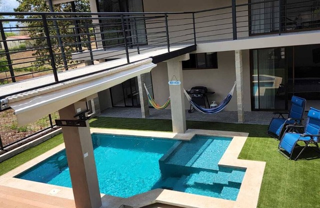 Relax beach house at 10 min from the best beaches in Costa Rica