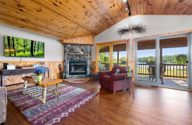 Relax By the Lake! - Shorter May/June Stays Available