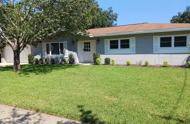 Relax by the sea! Three bedroom home with pool awaits you near Destin Beaches.