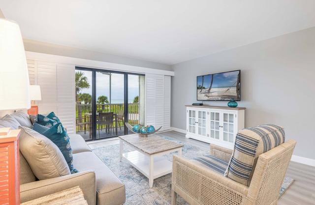 Relax in 2 One Bedroom Villas w/Shell Island Adventures & Ocean Breezes